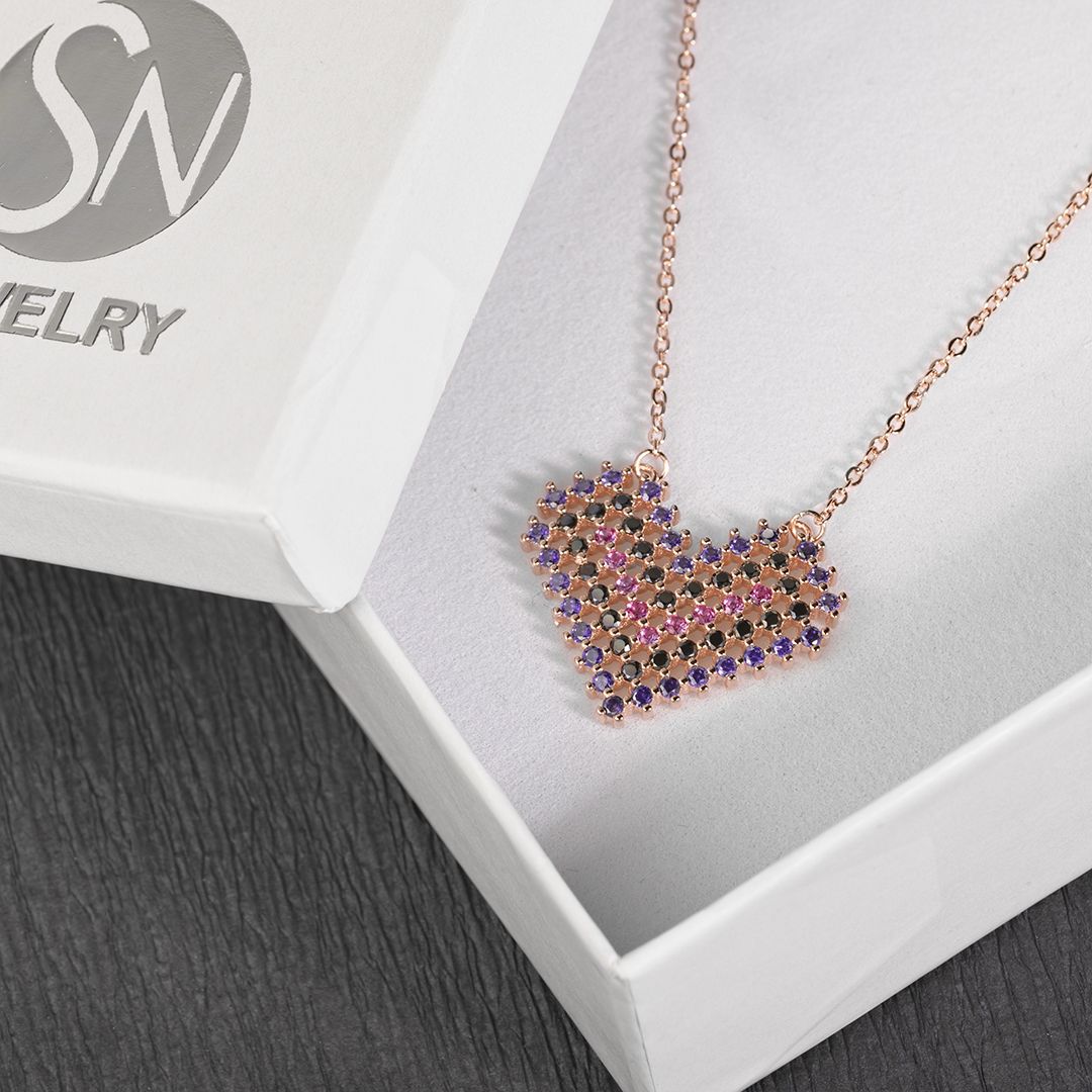 Srebrna ogrlica Srce u bojama