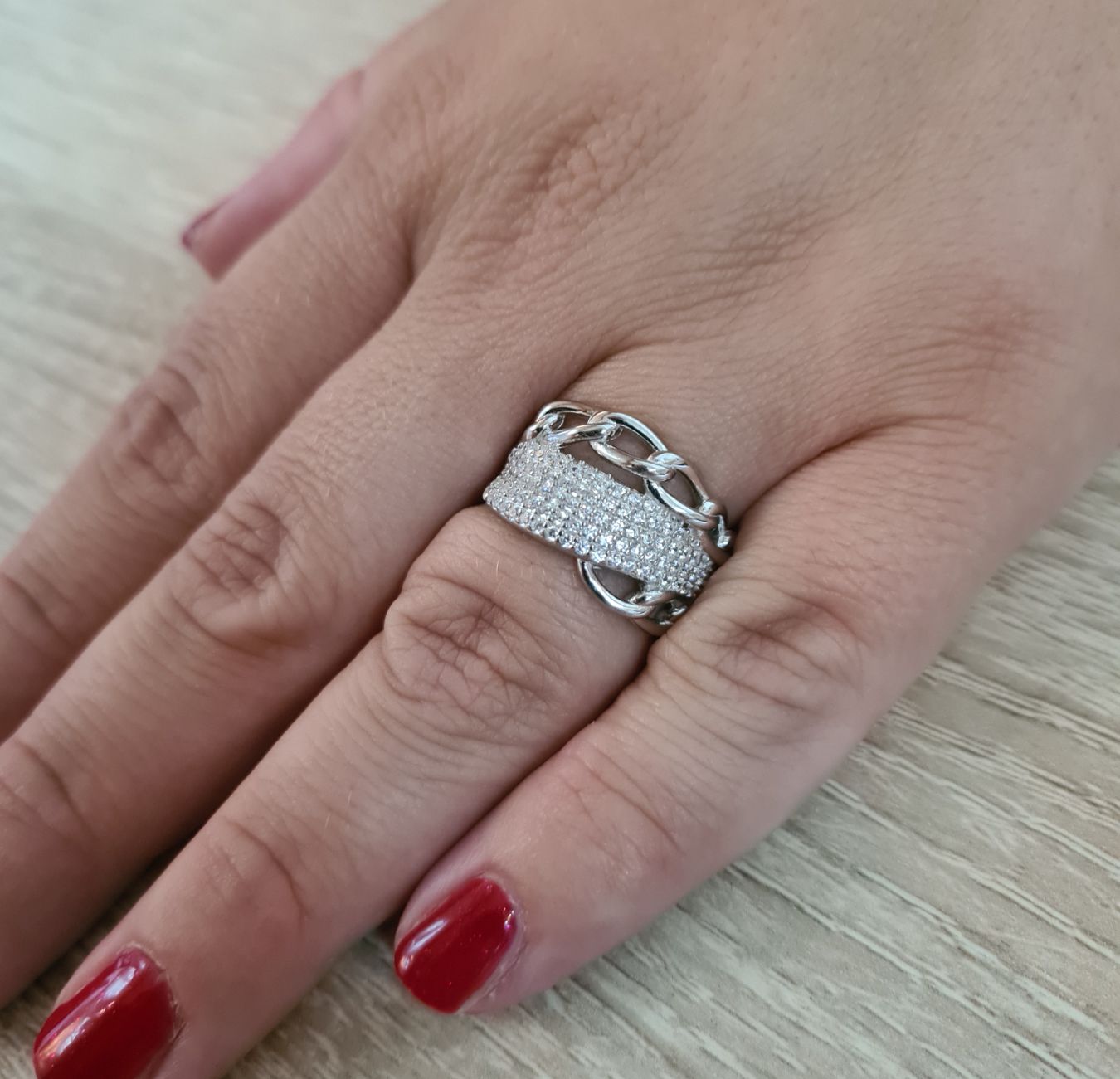 Glamurozni prsten sa cirkonima