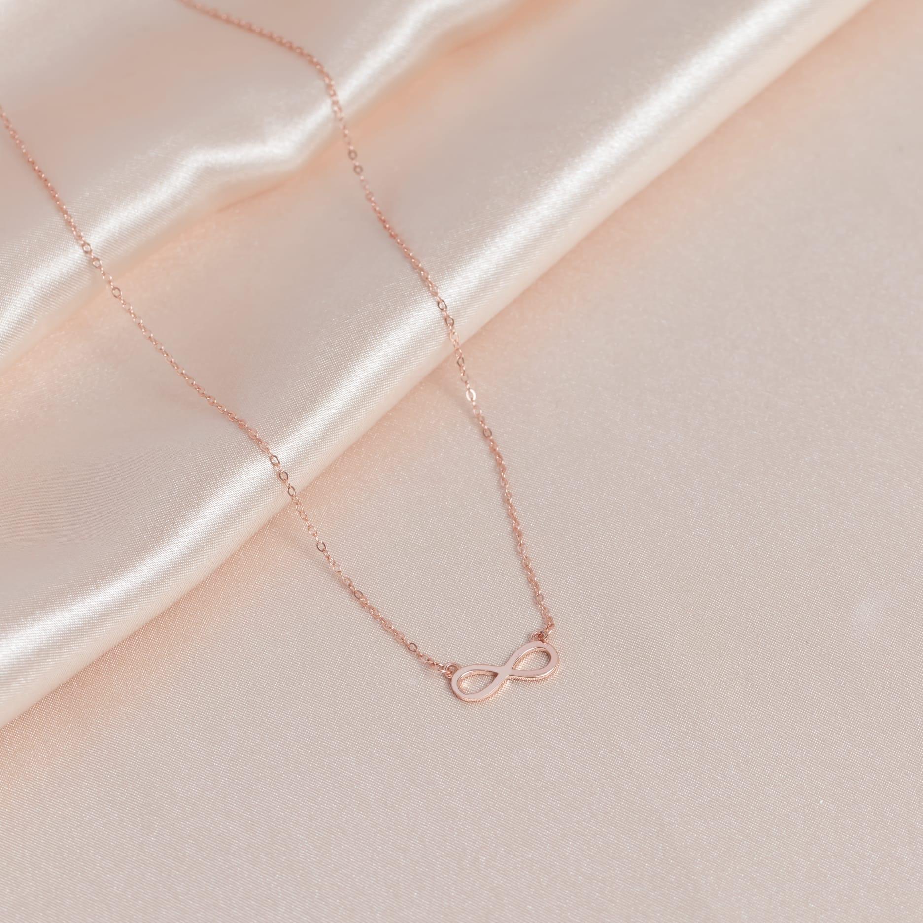 Ogrlica infiniti glat